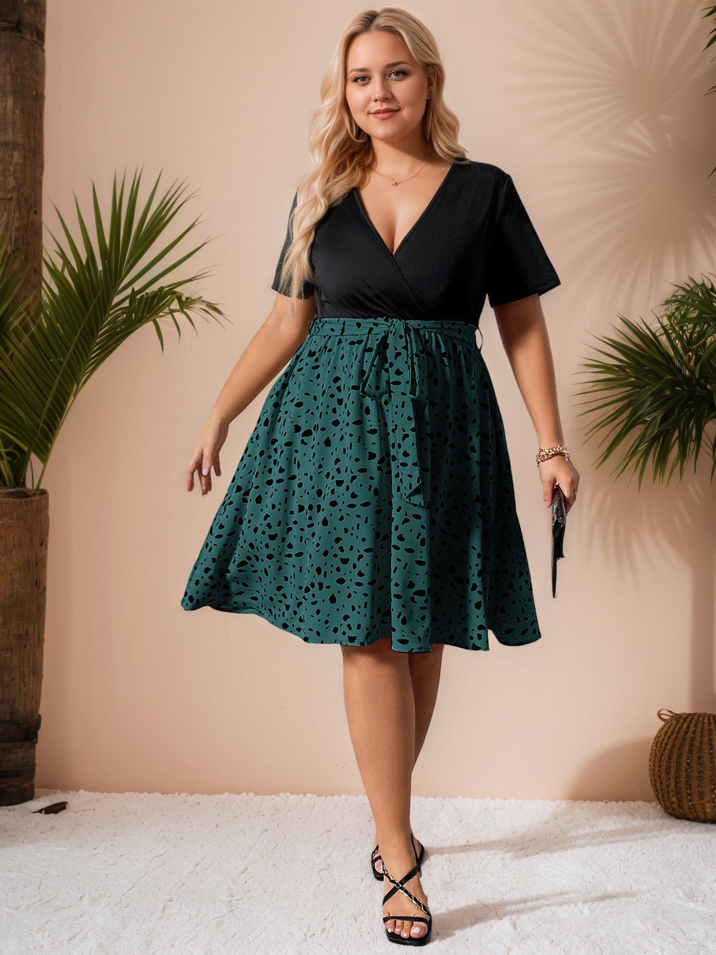 Peacock Short Sleeves V-Neck Plus Size Dress