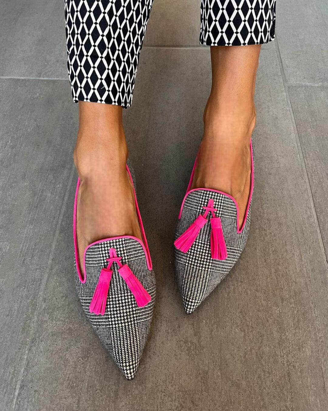 Ellaine | Pointed loafer with fluo tassels