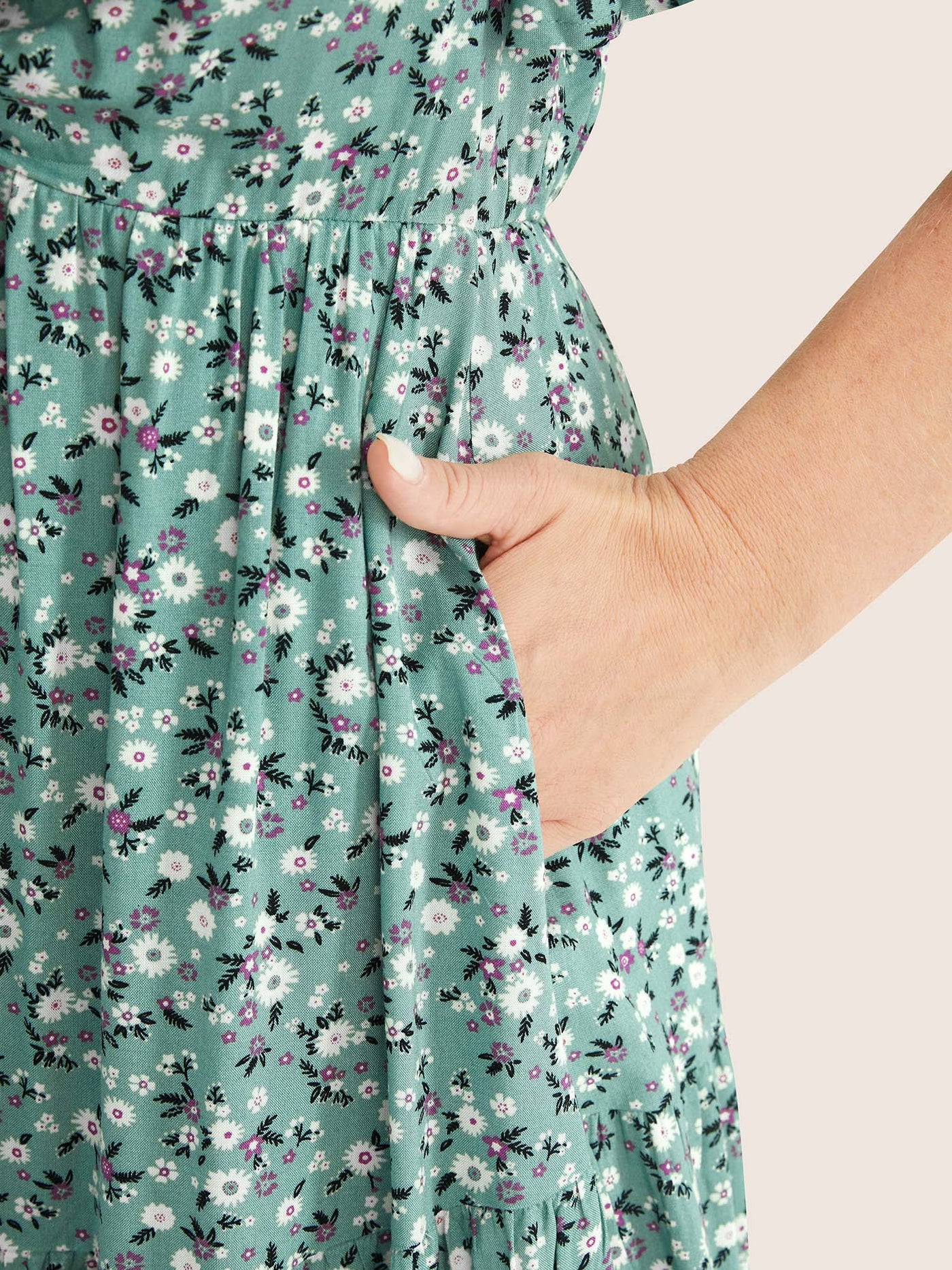 Ditsy Floral Sweetheart Drawstring Pocket Tiered Dress