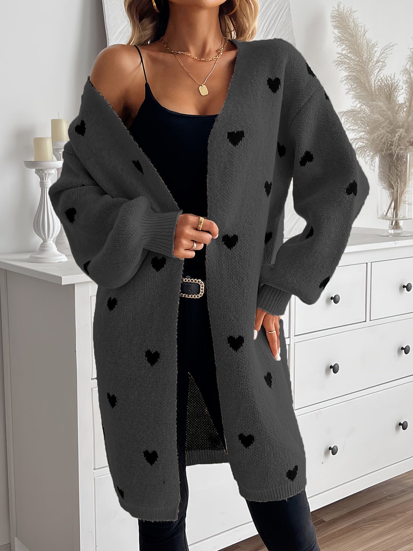 Anne - Elegant Heart Pattern Cardigan