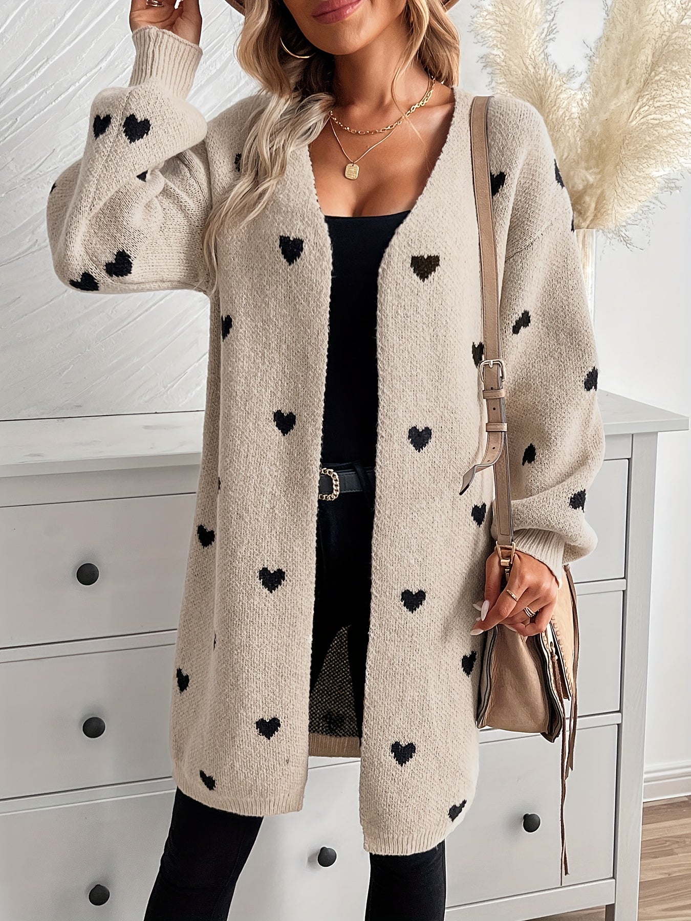 Anne - Elegant Heart Pattern Cardigan