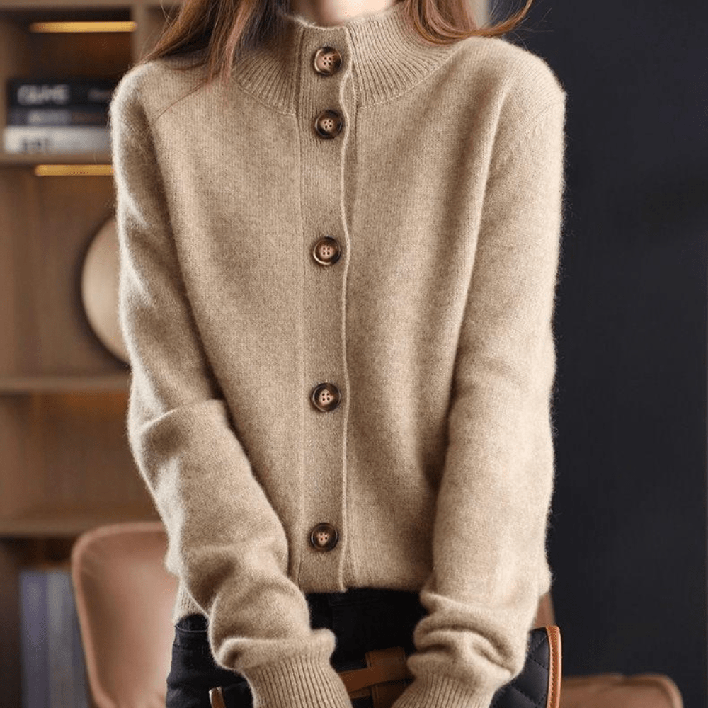Julie - Cozy Knitted Cardigan