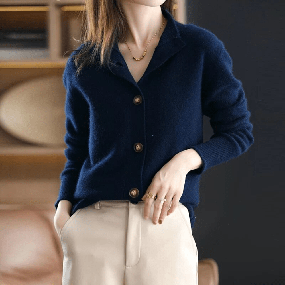 Julie - Cozy Knitted Cardigan
